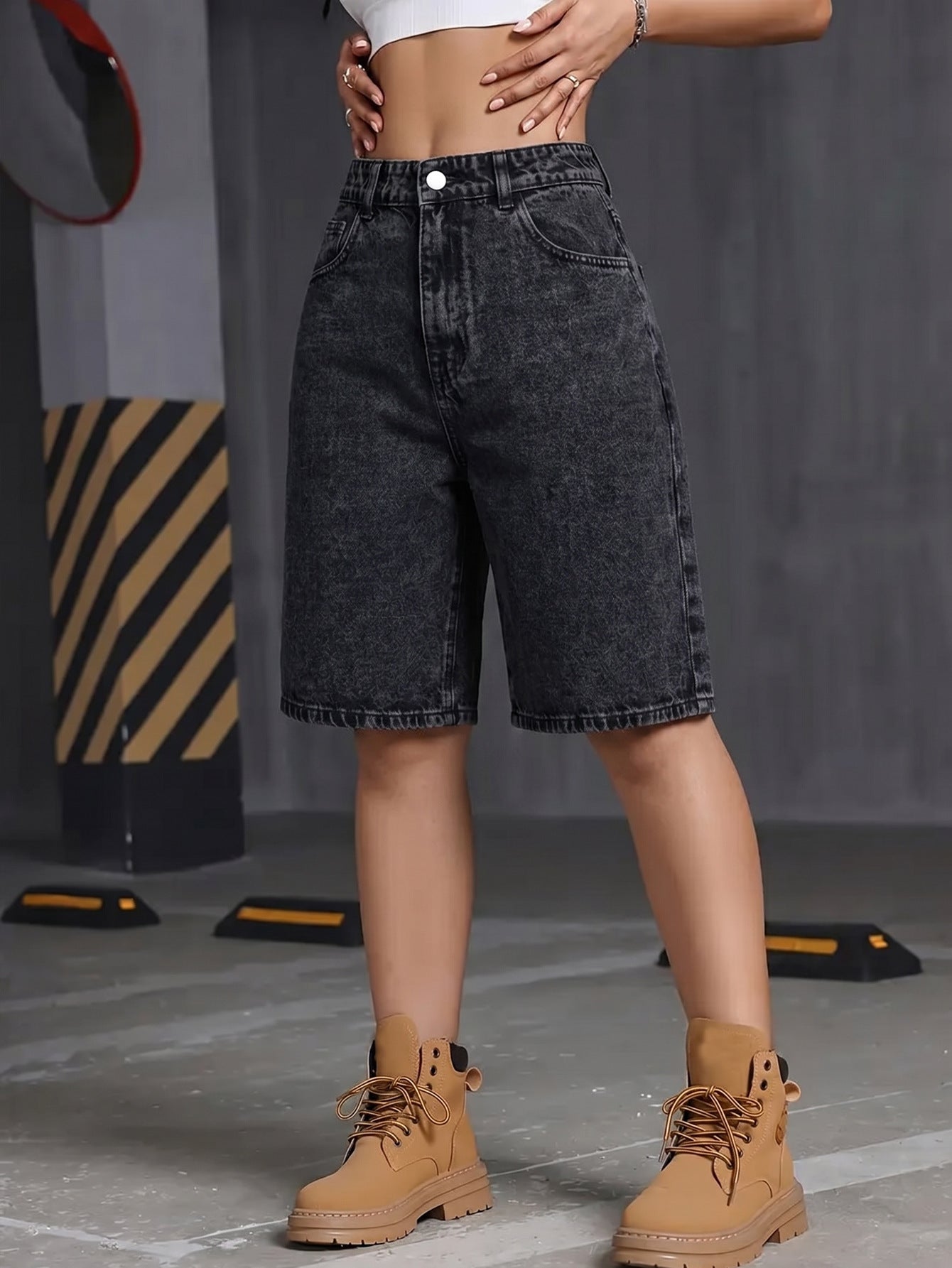 Cross-border women's jeans in black, fashionable, simple, relaxed, and casual versatile denim shorts, suitable for spring and summer