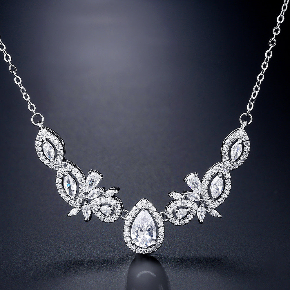Cross-border new waterdrop zircon necklace, light luxury niche full diamond surrounded pendant accessory, high-end bridal accessory for women