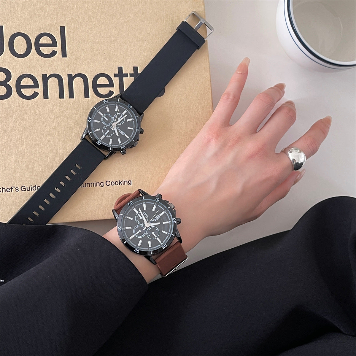 European and American trendy youth minimalist fashion round watch women's couple quartz watch cross-border live streaming source