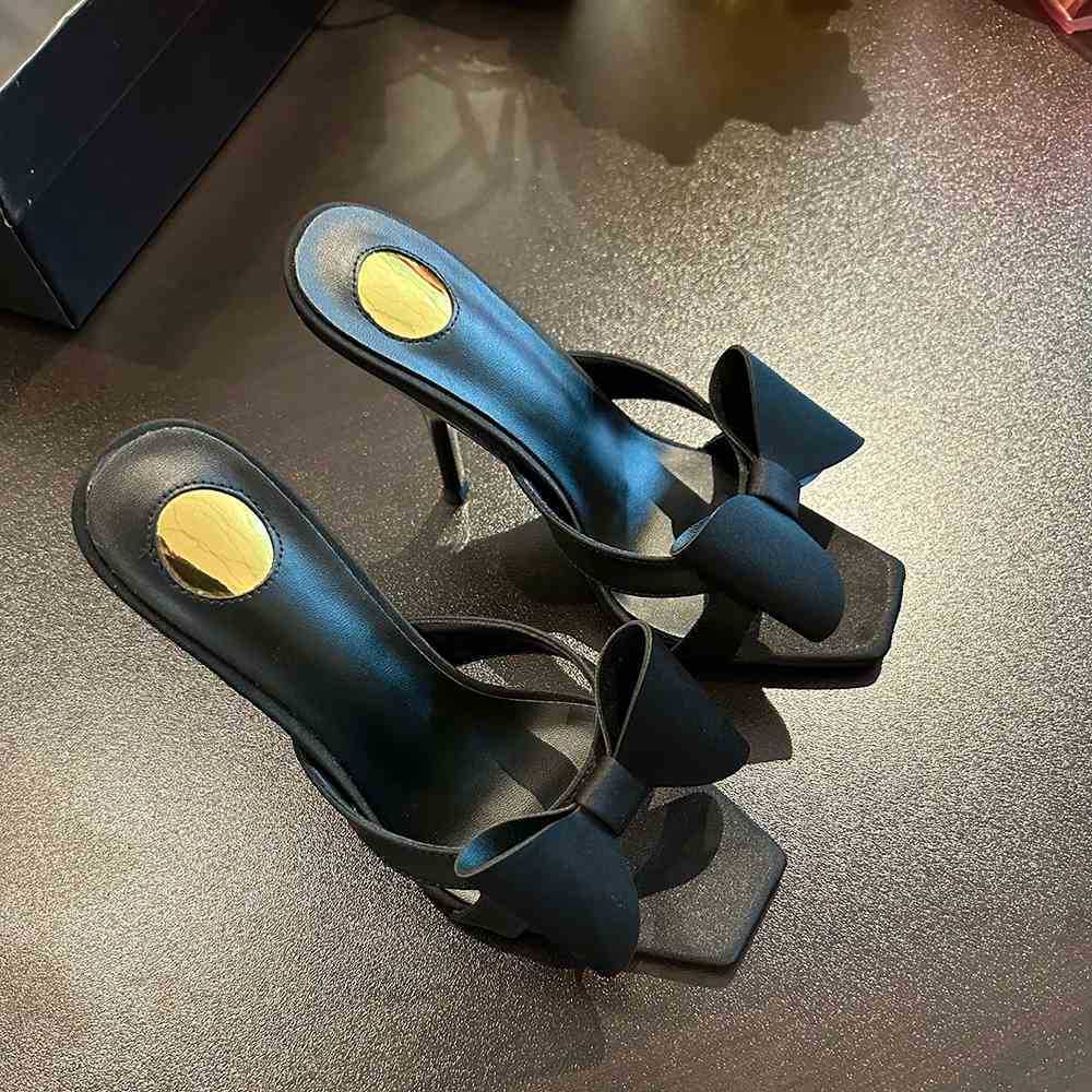 WO Huizhou 2026 new bow European and American black versatile square toe temperament wears open-toe high-heeled slippers outside