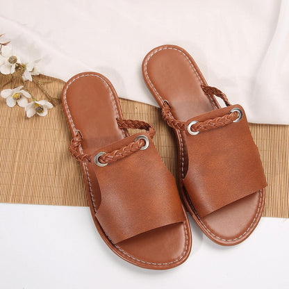 Retro Woven Sandals.