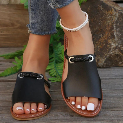 Retro Woven Sandals.